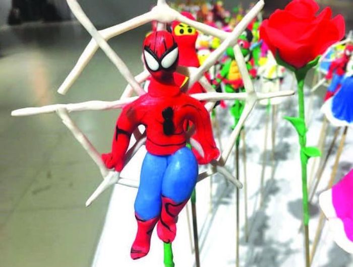 Tò he 4.0 có sự cách tân mạnh mẽ, có cả spiderman và các nhân vật của thời đại công nghệ