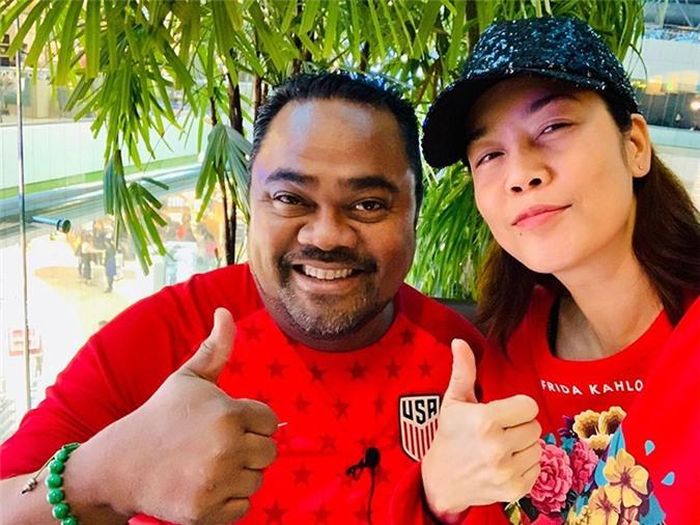  Nghe chia sẻ về chuyện đám cưới của Thu Phương, Dũng Taylor cho hay: "Phương không chịu cưới là vì Phương phải rất tự tin với giá trị của mình. Ở đây đặt ra câu hỏi: Vì sao Phương không chấp nhận, tôi có điều gì đó Phương không hoàn toàn thoải mái? Vì thế đó là gánh nặng của tôi nhiều hơn là Phương". 