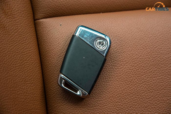 Chìa khóa xe Volkswagen Passat BlueMotion 2016 