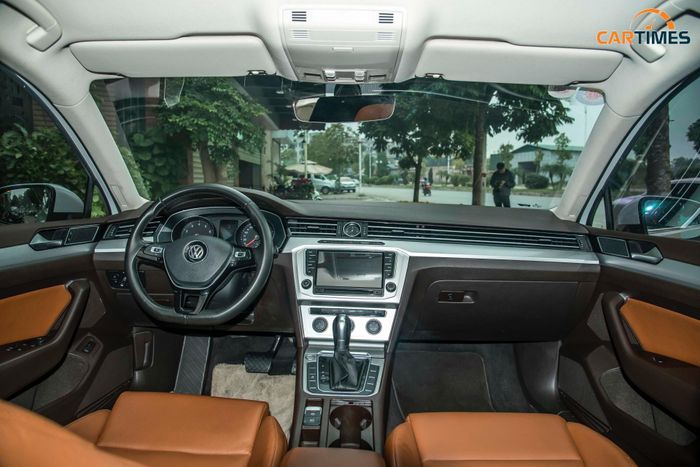 Hàng ghế trước xe Volkswagen Passat BlueMotion 2016