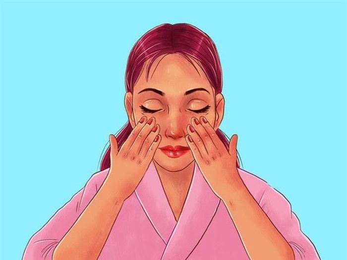 Bước 3: Dùng các đầu ngón tay ấn nhẹ lên da mặt để kích hoạt hệ bạch huyết, chuẩn bị tinh thần cho việc massage.