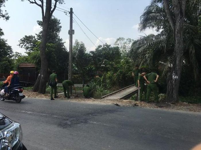 Cảnh sát truy vết kẻ nổ súng làm bốn người chết ở Củ Chi. Ảnh: N.YÊN