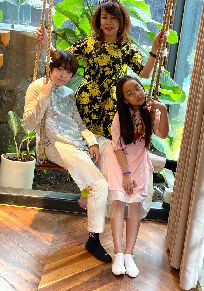 Quán quân “Vietnam Idol Kids” đã có cái Tết đáng nhớ bên em nhỏ và ba mẹ.