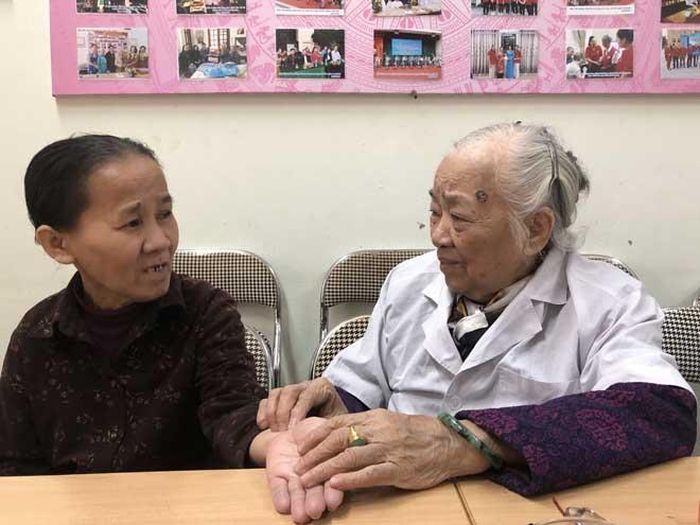 Đã 28 năm qua, bác sĩ Trương Thị Hội Tố miệt mài khám chữa bệnh miễn phí cho người nghèo.