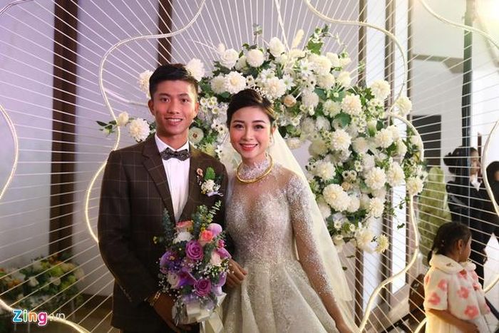  Văn Đức - Nhật Linh tổ chức lễ cưới vào ngày mùng 6 Tết sau 5 tháng hẹn hò. Ảnh: Minh Chiến. 