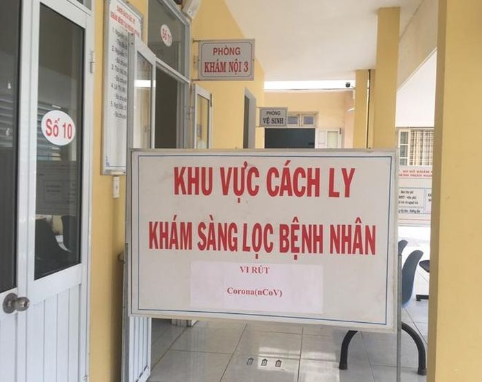 Nhiều bệnh viện ở tỉnh Thừa Thiên Huế bố trí khu vực cách ly, khám sàng lọc bệnh nhân để phòng chống dịch bệnh do virus Corona. 