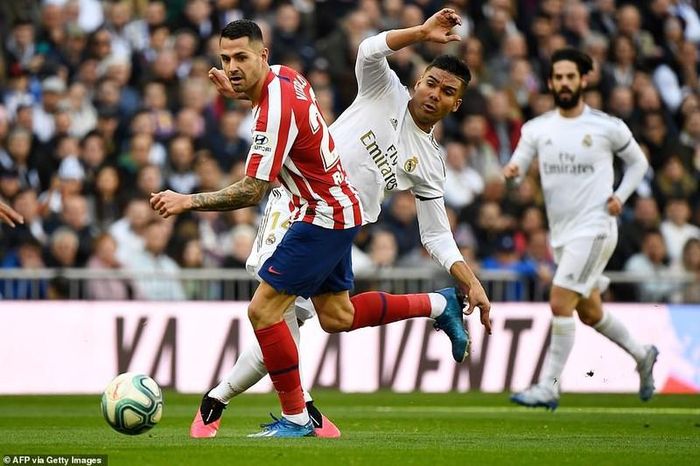 Có được cách biệt 1 bàn, Real Madrid chủ động thi đấu chắc chắn để bảo vệ thành quả.