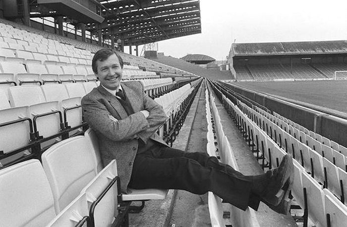 Sir Alex Ferguson, mùa đầu tiên cùng St Mirren. Ảnh chụp trên sân Love Street