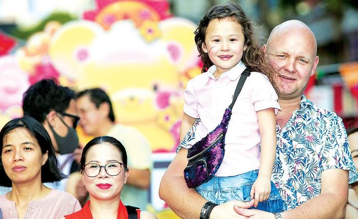Cùng khám phá đường hoa Nguyễn Huệ - lễ hội độc đáo dịp tết cổ truyền ở TPHCM. Ảnh: DŨNG PHƯƠNG