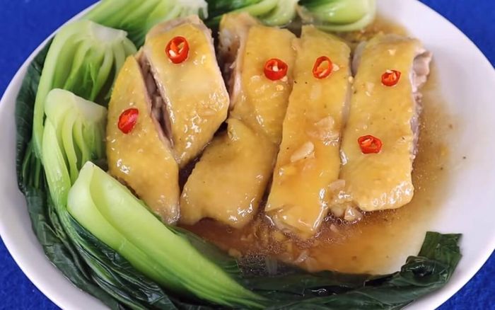 Thịt gà nhiều chất bổ, tính ấm có lợi cho sức khỏe