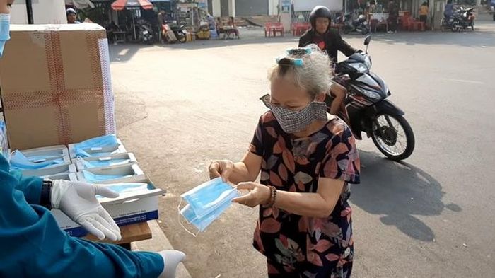 Rất nhiều người không dễ dàng mua được những khẩu trang