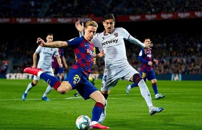 Barca áp đảo trước nhưng chỉ có được chiến thắng sát nút