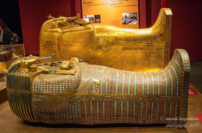 Lăng mộ của Tutankhamun không có dấu hiệu bị kẻ gian quấy phá. Vậy nên, toàn bộ cổ vật trong mộ còn nguyên vẹn.