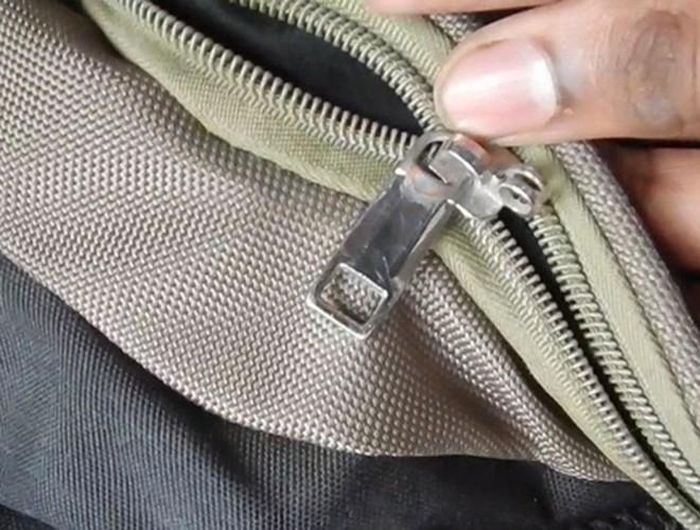  Bởi cũng như thùng gạo rỗng, nếu bạn mặc quần áo rách thì sẽ bị vận hạn đeo bám, gặp nhiều biến cố không may mắn trong suốt cả năm 