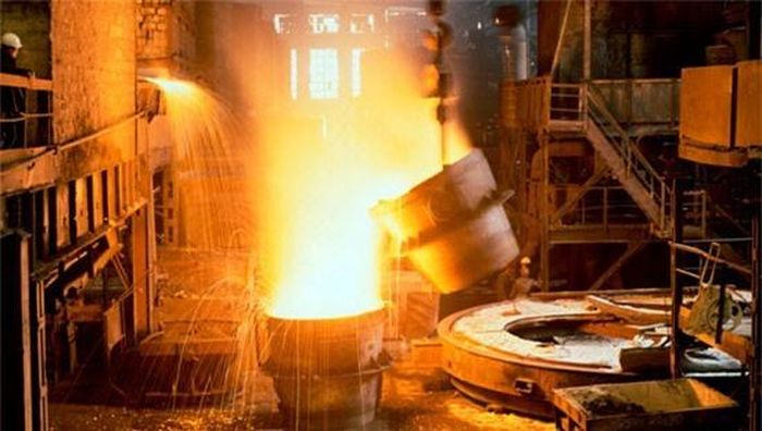 Vì vậy, những người thợ Trung Quốc thời xưa đã nghĩ ra cách nung chảy sắt làm thành cánh cửa kiên cố khiến mộ tặc khó có thể đột nhập vào bên trong. 