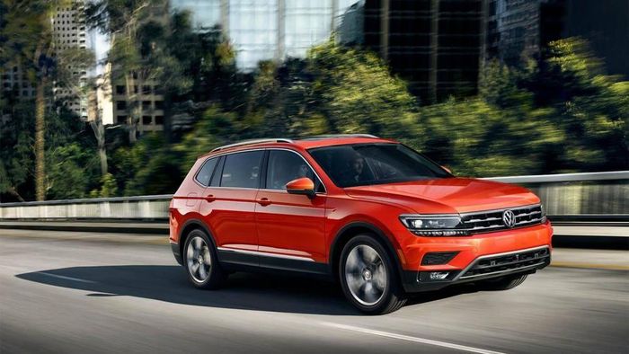Volkswagen Tiguan, mẫu crossover 5 chỗ cỡ trung được ưa chuộng tại một số nước Lớn như Nga, Trung Quốc,...