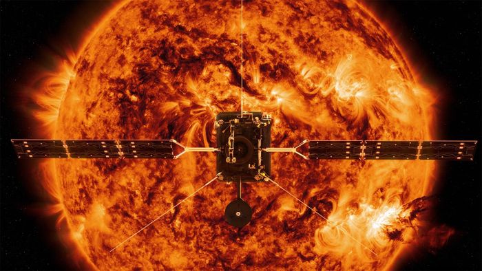 Tàu Solar Orbiter do hai cơ quan vũ trụ NASA và ESA hợp tác phát triển sẽ cung cấp những hình ảnh đầu tiên về vùng cực của Mặt Trời