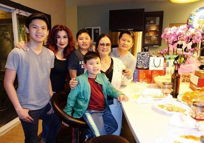 Trizzie Phương Trinh vẫn luôn có mặt trong những ngày quan trọng của mẹ chồng cũ.
