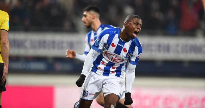 Floranus vừa ghi bàn cho Heerenveen