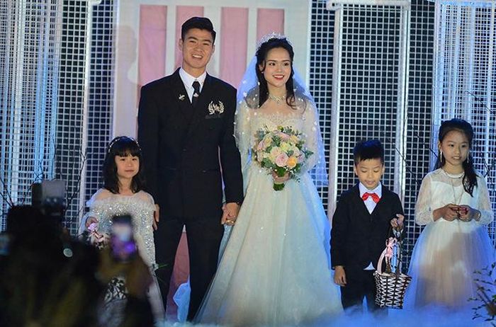 Do V-League 2020 chưa hẹn ngày khai mạc vì nCoV nên Duy Mạnh có thể thoải mái tận hưởng kỳ nghỉ sau ngày cưới