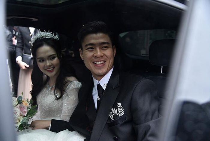 Duy Mạnh và Quỳnh Anh yêu nhau từ khi cả 2 chưa tròn 20 tuổi và đám cưới ngày 9/2/2020 là cái kết tuyệt vời cho tình yêu của họ