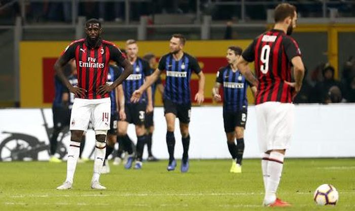 Milan quyết đòi lại món nợ trận lượt đi trước Inter. Ảnh: Reuters