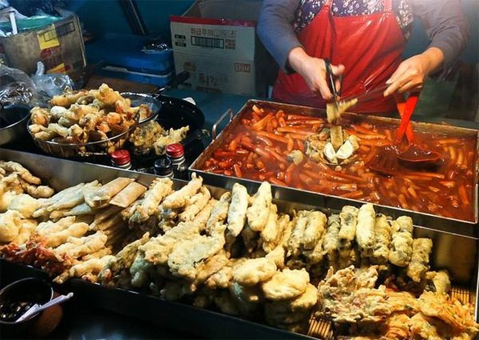 Topokki là món ăn đường phố được ưa thích ở Hàn Quốc