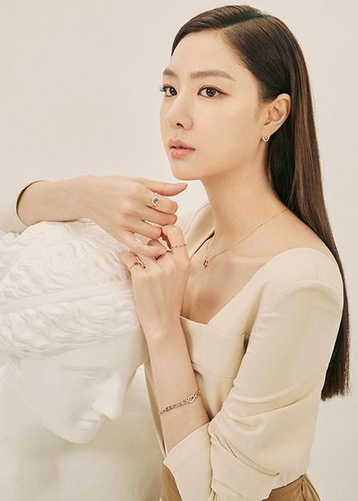 Cô là gương mặt quen thuộc trong showbiz Hàn nhưng khá xa lạ với khán giả Việt.