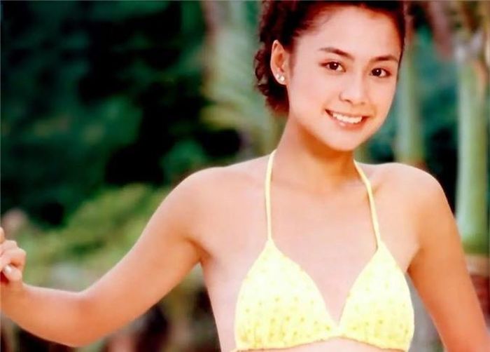 Ngày ấy, Chung Hân Đồng gây ấn tượng mạnh với vẻ đẹp ngây thơ, dịu dàng