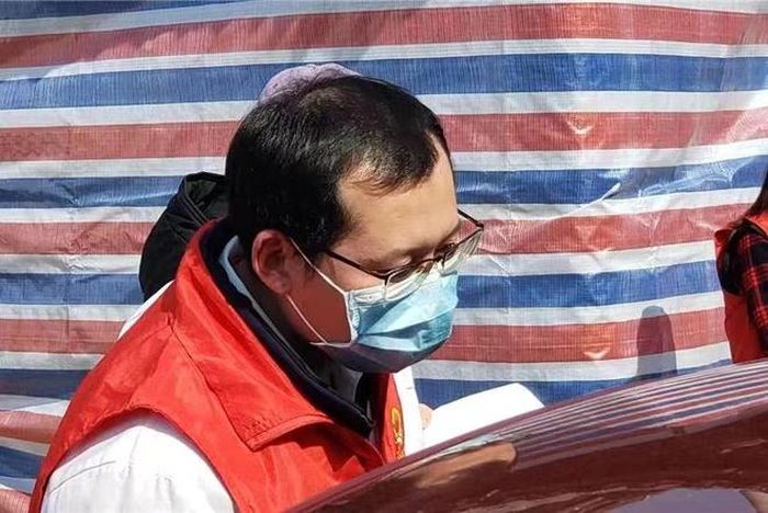 Bác sĩ Zhang tình nguyện tham gia tuyến đầu trong cuộc chiến chống lại virus corona tại Trung Quốc.