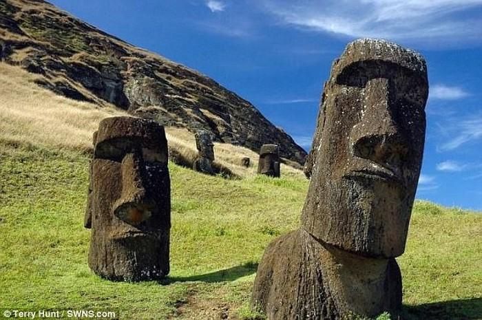 Trong những thế kỷ tiếp theo, người Polynesia trên đảo Phục Sinh có cuộc sống ngày càng phát triển.