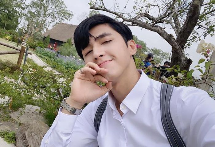 Bình An thừa nhận diễn xuất của anh chưa tự nhiên, còn hạn chế.