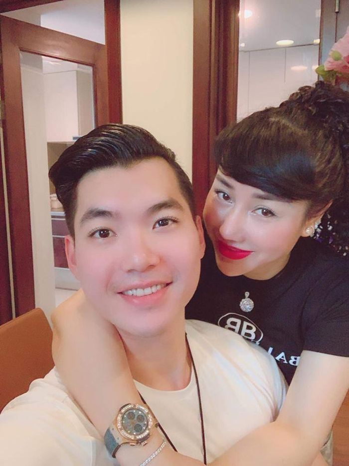 Trương Nam Thành có cuộc sống viên mãn hạnh phúc bên bà xã doanh nhân.