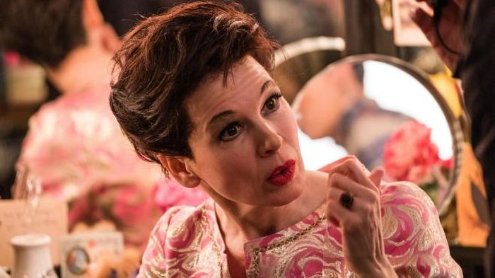Reneé Zellweger hóa thân danh ca Judy Garland