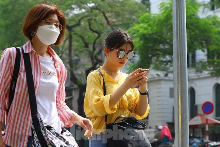 Hình thái thời tiết ấm áp này không kéo dài lâu mà sẽ chấm dứt vào cuối tuần này khi có 1 đợt không khí lạnh mạnh mới tràn về.