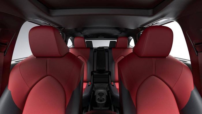 Hàng ghế sau của Highlander XSE 2021 đã được tách biệt riêng 2 ghế