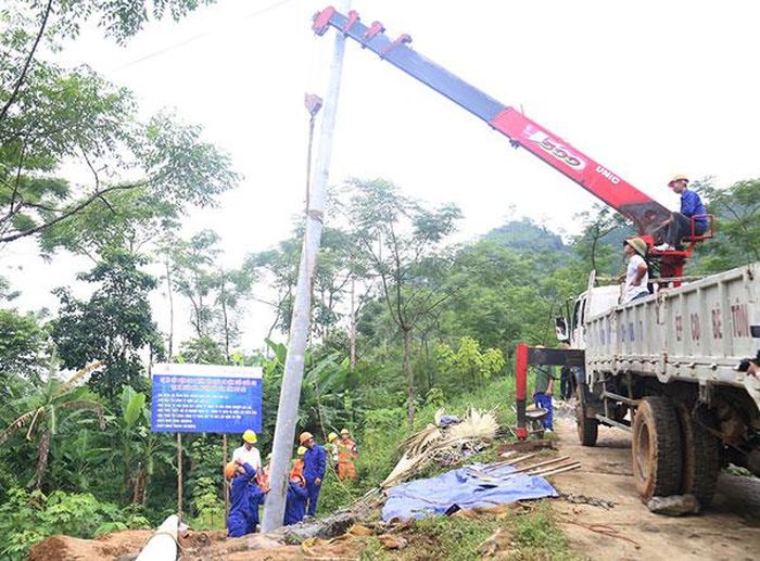 Các đơn vị tập trung nhân lực, thiết bị thi công đảm bảo yêu cầu của chủ đầu tư.