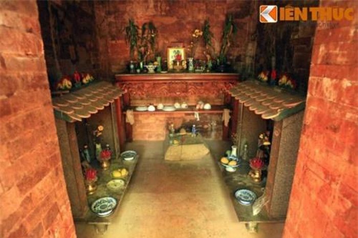 Sau nhiều thập niên, tháp Yang Prong đã biến thành điểm hoạt động tín ngưỡng của cộng đồng người dân tộc Kinh di cư lên Tây Nguyên. Bên trong tháp hiện được bài trí như một ngôi miếu ở các vùng đồng bằng Việt Nam. 