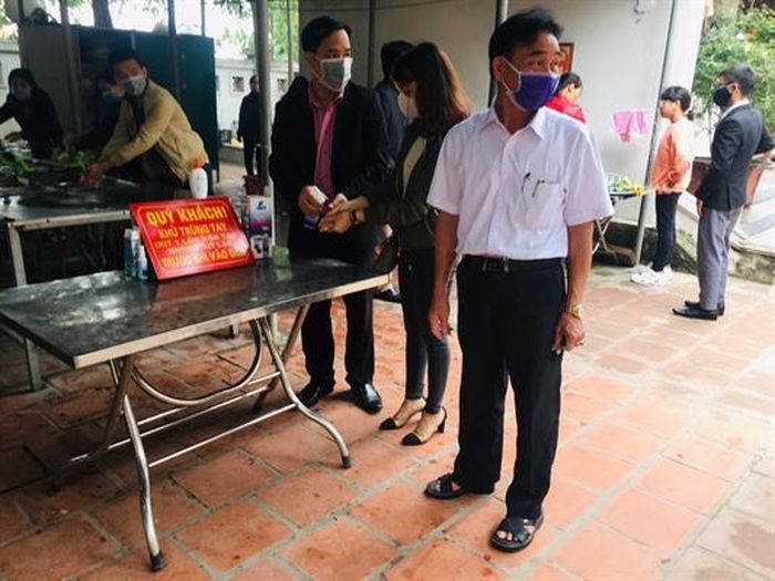 Đền Cờn (Nghệ An) vắng vẻ vì dịch bệnh. Nguồn: Báo Văn hóa