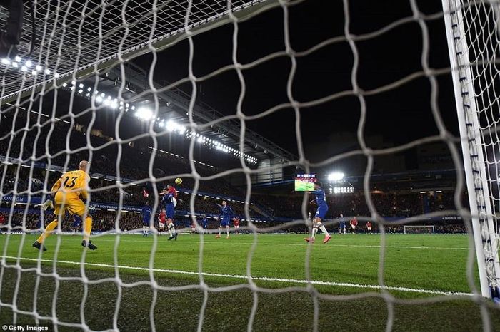 ...sau pha đánh đầu của Anthony Martial.