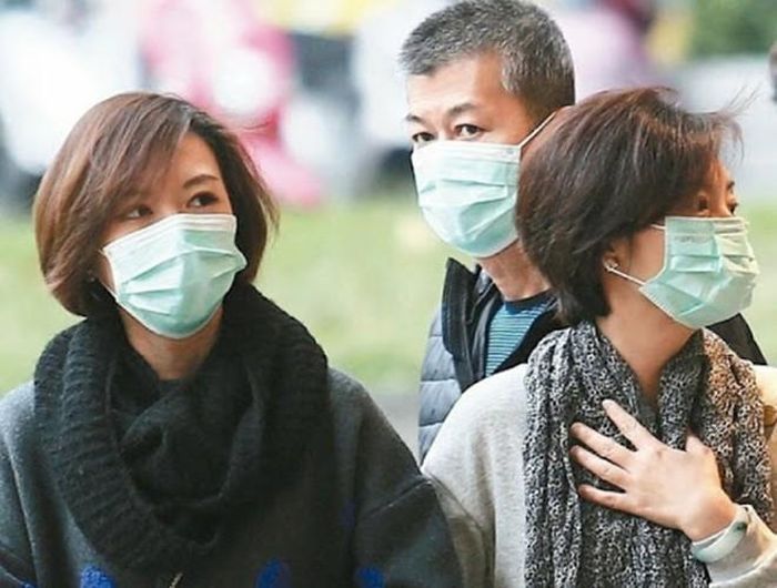  Đó là đeo khẩu trang đúng cách, sử dụng đúng thời điểm, đúng hoàn cảnh, nhất là tại những nơi tập trung đông người 