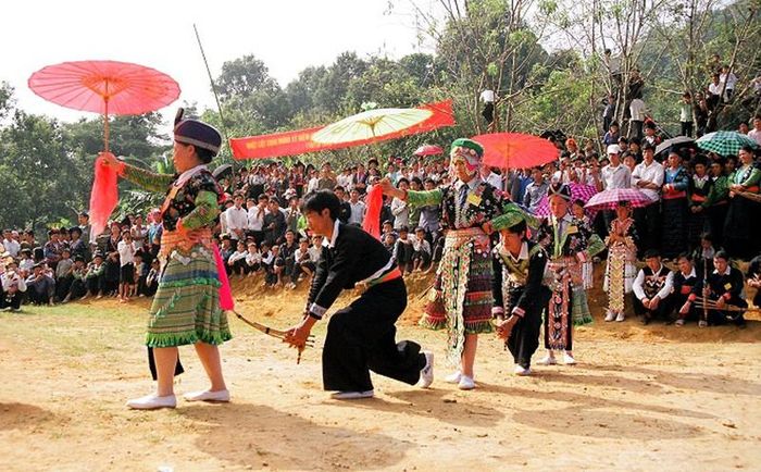 Các lễ hội dân tộc thiểu số cần giữ gìn và phát huy