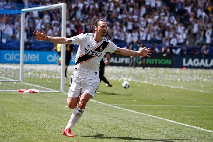 LA Galaxy đang cần tìm người thay thế Ibrahimovic, cầu thủ vừa chuyển tới AC Milan hồi tháng 1. Ảnh: AP.