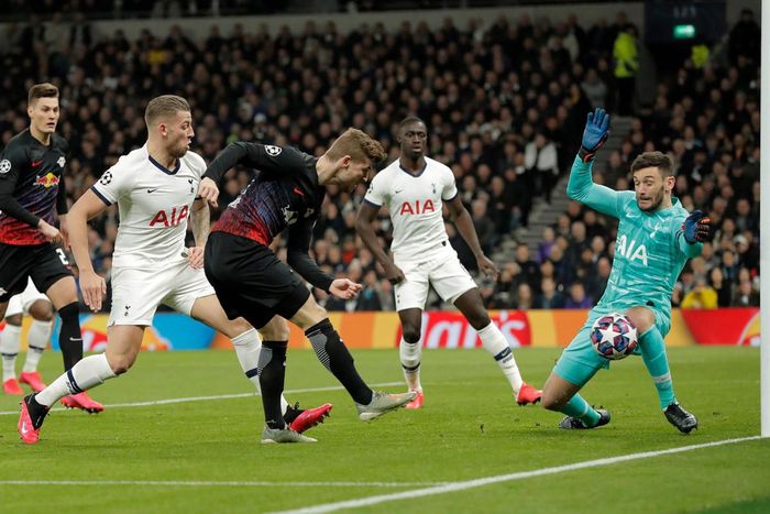 Tottenham thua, Lloris vẫn xuất sắc nhất trận