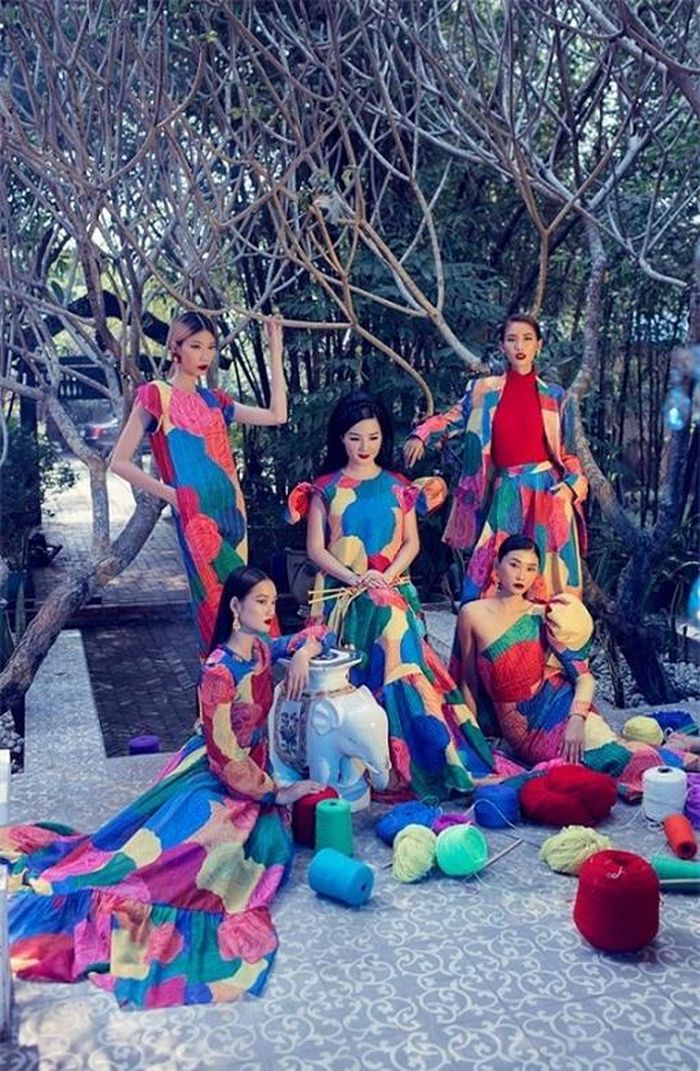 Các mẫu thiết kế sẽ được Vũ Ngọc &amp; Son trình làng tại show diễn J Winter Fashion Show 2020 ở sân bay John F. Kennedy (New York, Mỹ) vào ngày 6/2.