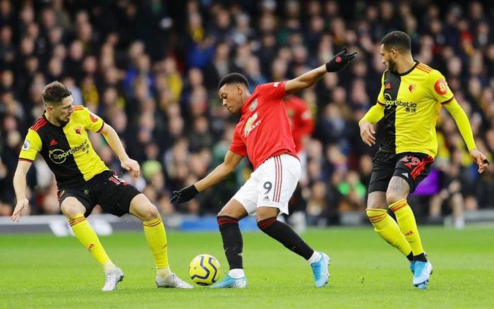 Martial đang là niềm hy vọng trên hàng công MU