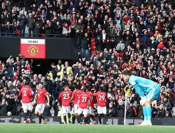 Tỉ số 2-0 giúp M.U chơi rất thoải mái 