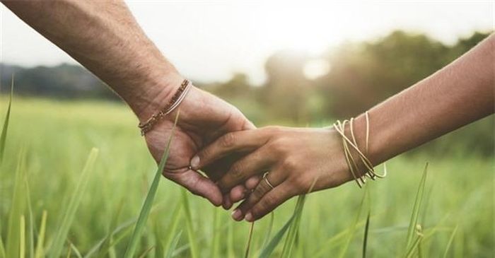 Thật ra tôi đâu muốn bỏ đi, tôi đang có một gia đình hạnh phúc kia mà. Ảnh minh họa.