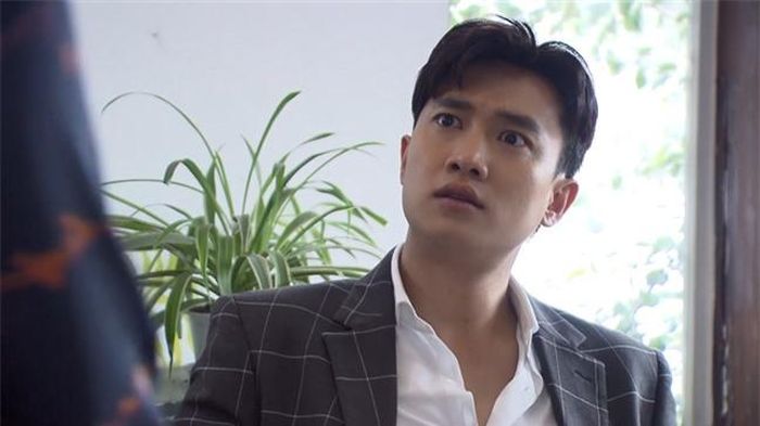 Mẹ con tôi không dám nhìn người đàn ông đang ngồi trước mặt với gương mặt đăm đăm. Ảnh minh họa.