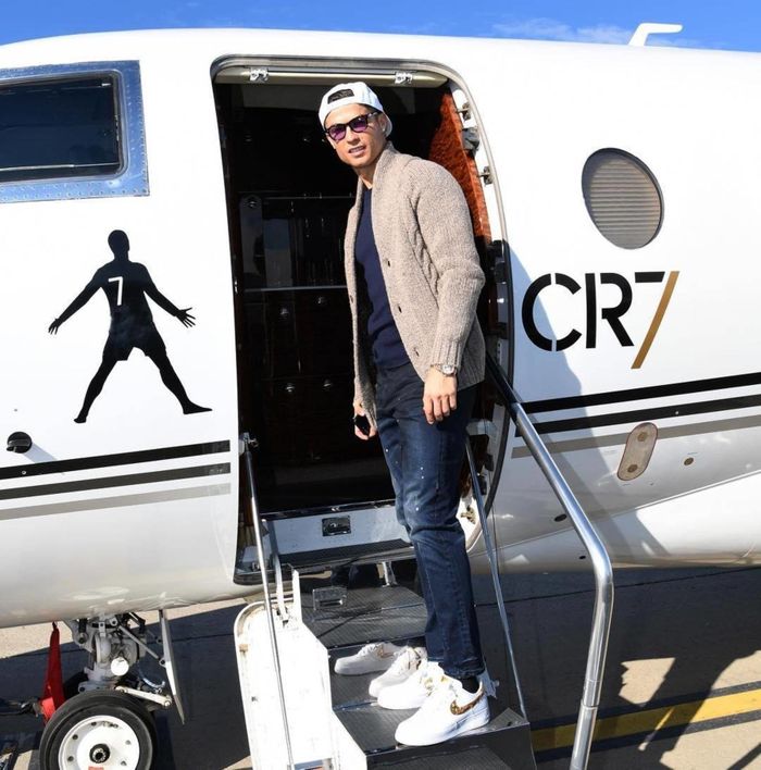 Gulfstream G650 được siêu tiền đạo Juventus gắn logo cá nhân